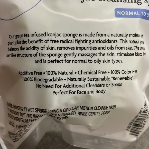 Daylogic Green Tea Konjac Exfoliating Sponge 2 pack - Picture 8 of 8